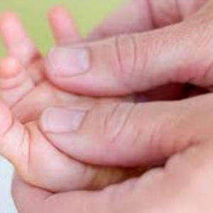 Initiation au massage Bébé <br/> 4 séances de 30 minutes
